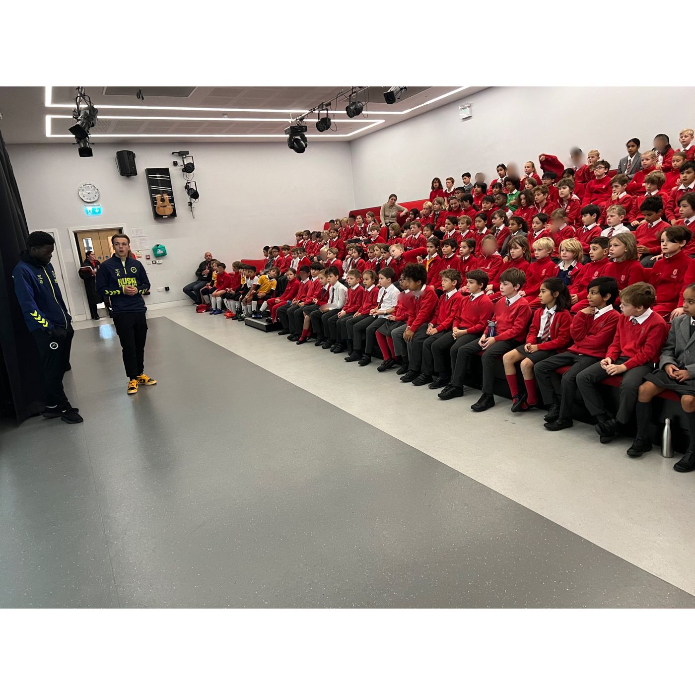 Millwall Academy youngsters visit Gatehouse School