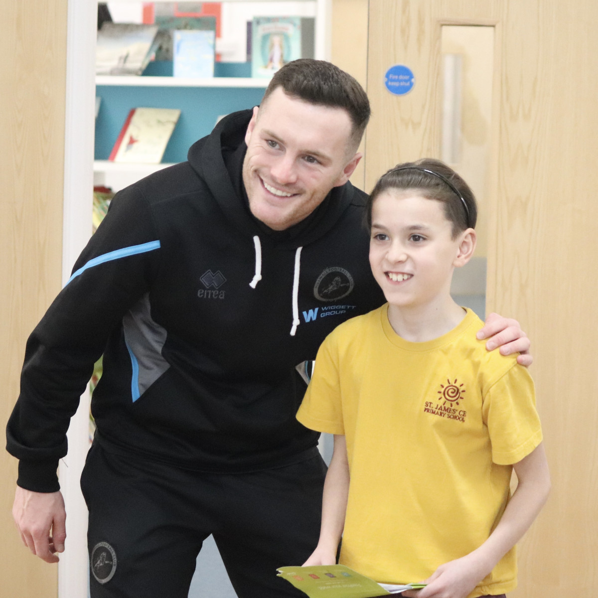 Millwall FC first-team duo Macaulay Langstaff and Josh Coburn visited St James’ Primary School this afternoon