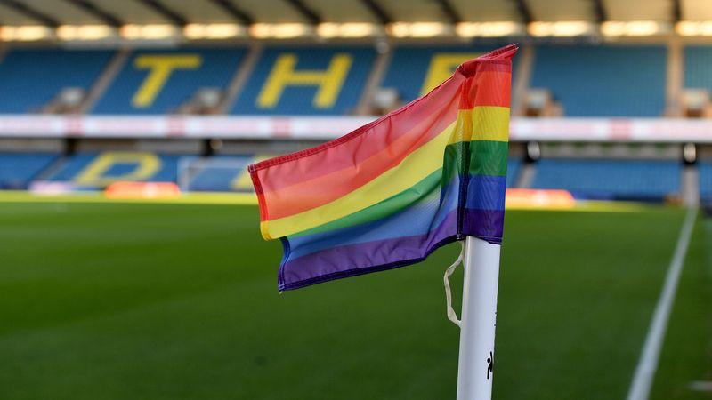 MILLWALL ROMANS GET BEHIND THE 2022 RAINBOW LACES CAMPAIGN