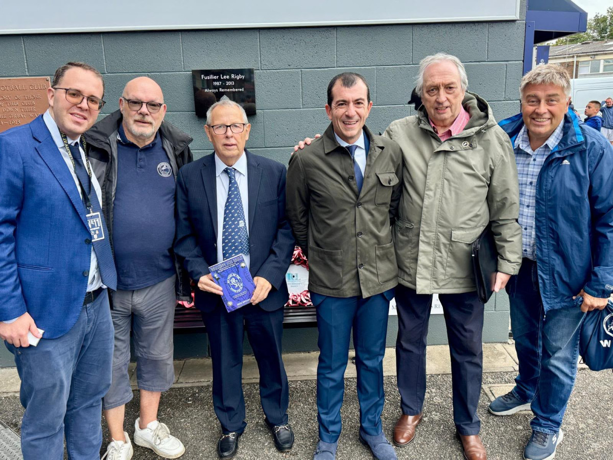 Millwall fans trio honours Dr. William Murray-Leslie and visits his final resting place on the 75th anniversary since his passing