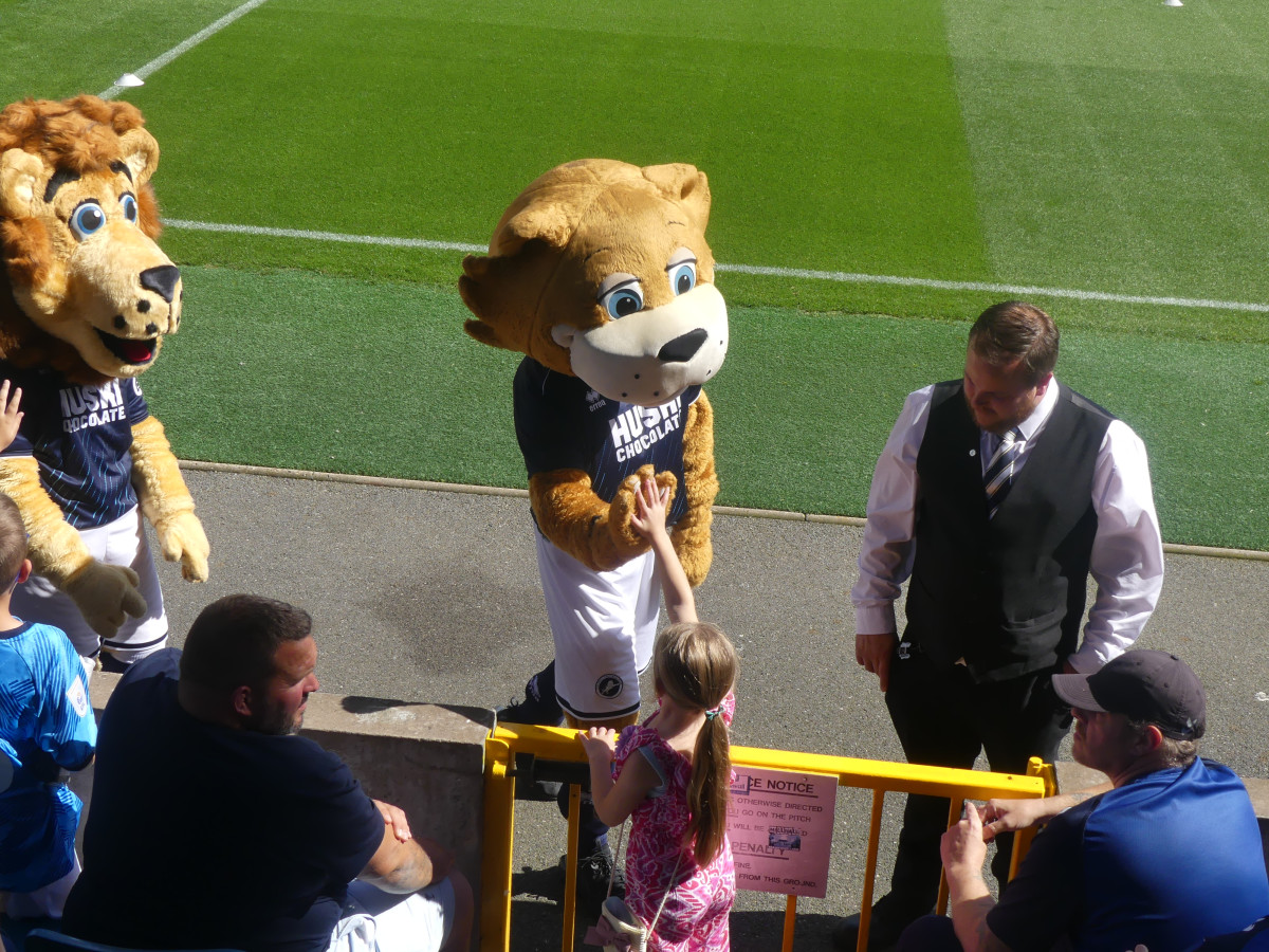 A Day of Inspiration: Millwall's Open Training Session Lights Up the Lions Centre HAF Programme